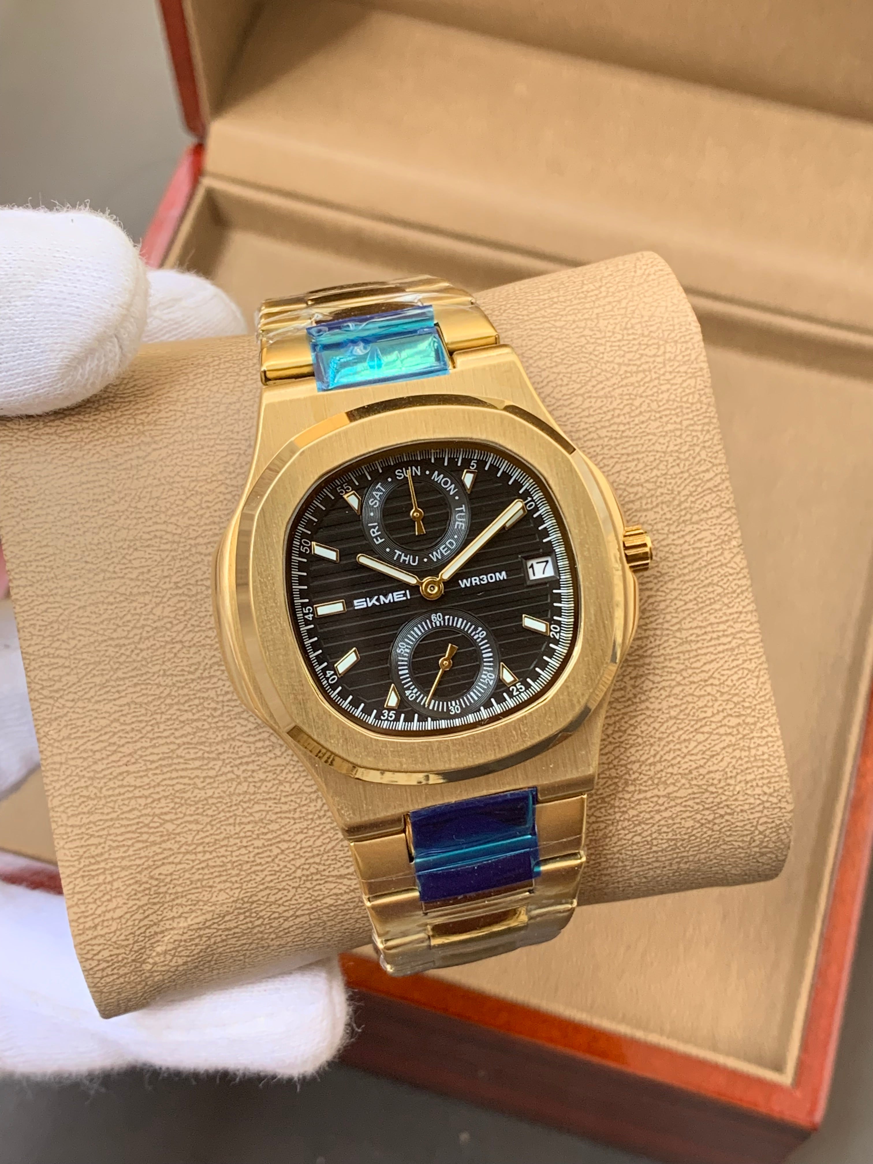 SKMEI – 2423 – Golden/black