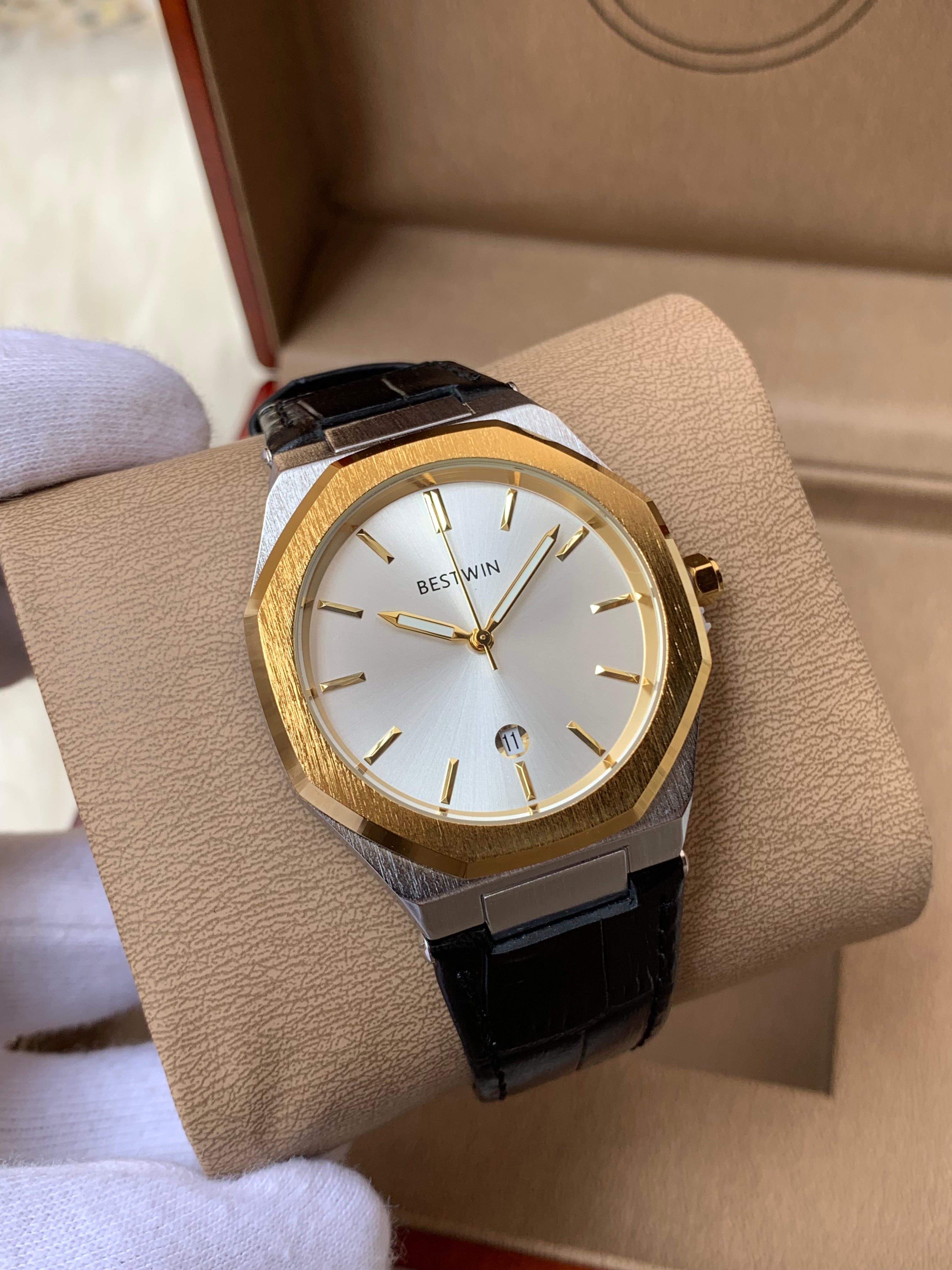 Bestwin (191)T.T Strap Watch