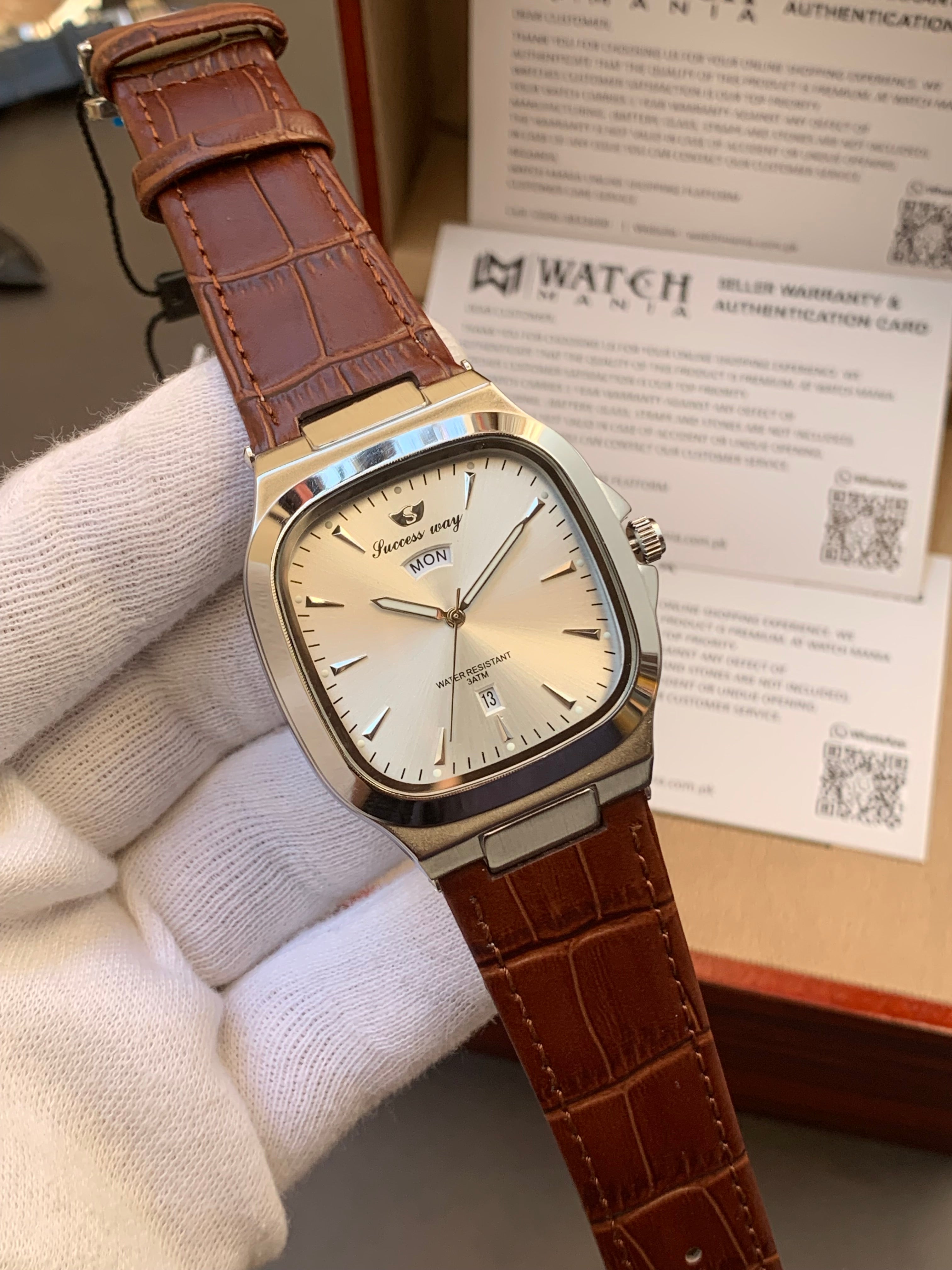 Successway Leather Strap Day & Date Men’s Watch Pakistan