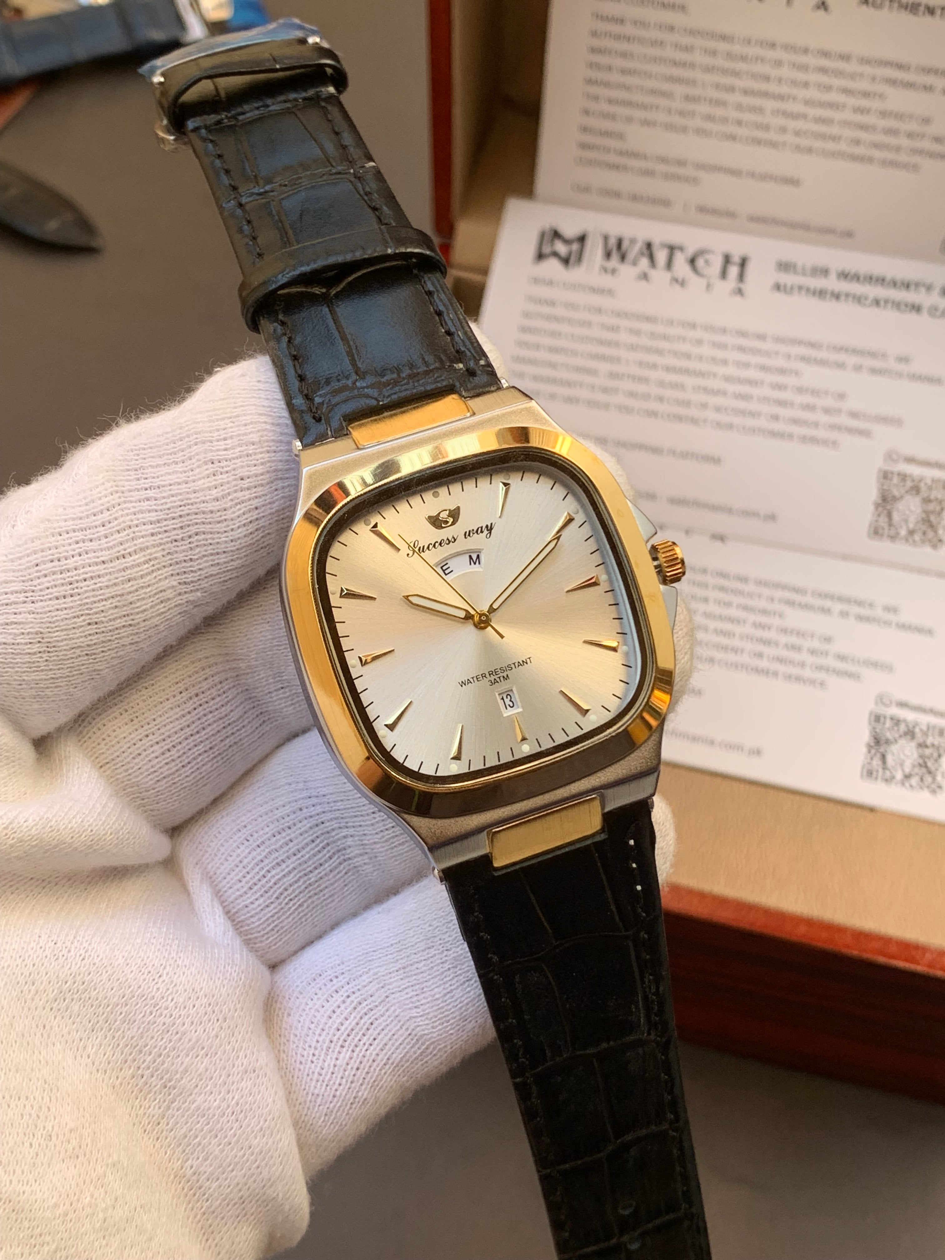 Successway Day & Date Men’s Watch – Leather Strap Style