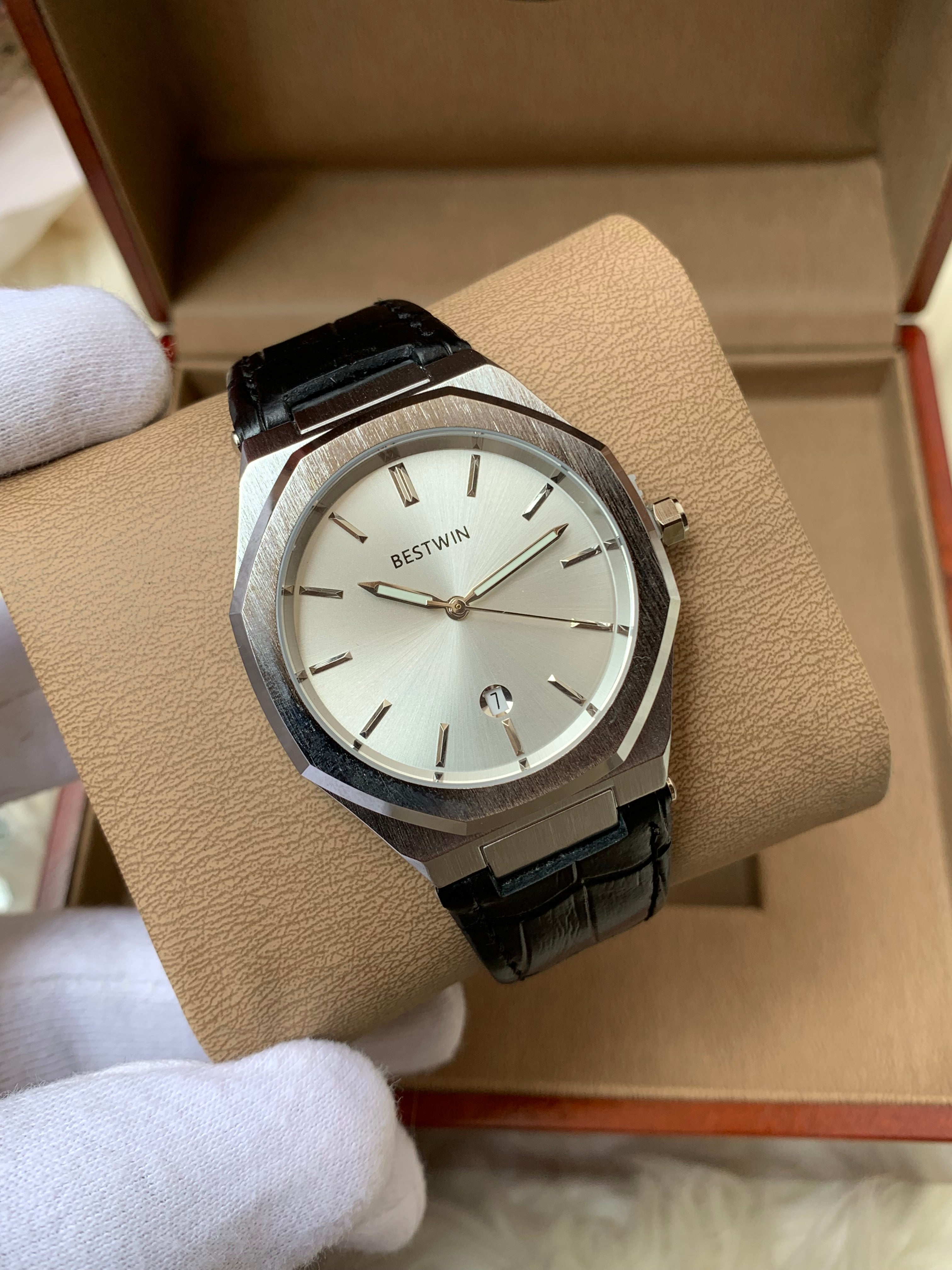 Bestwin (191)S.W.B strap watch