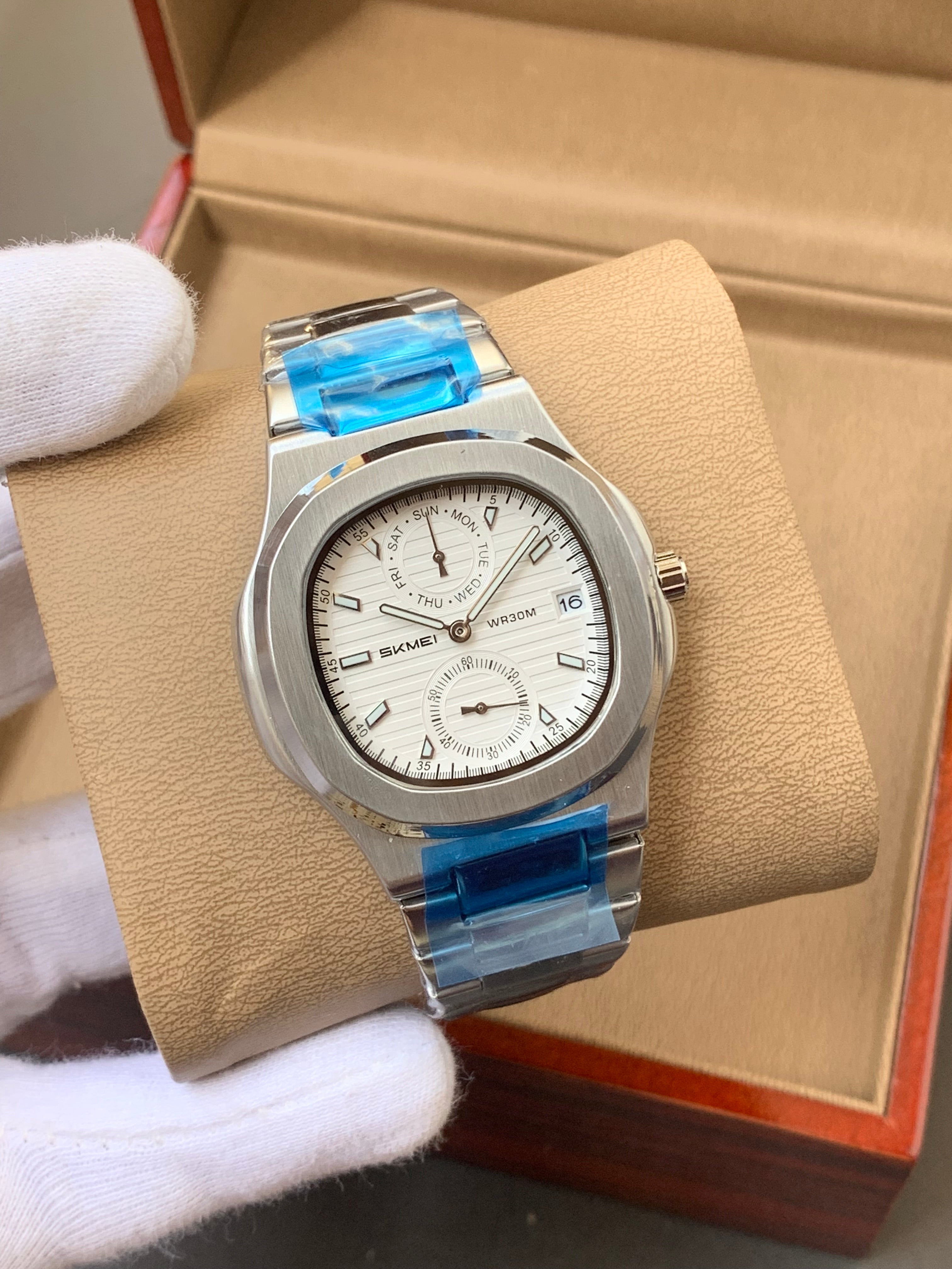 SKMEI – 2423 – Silver/White