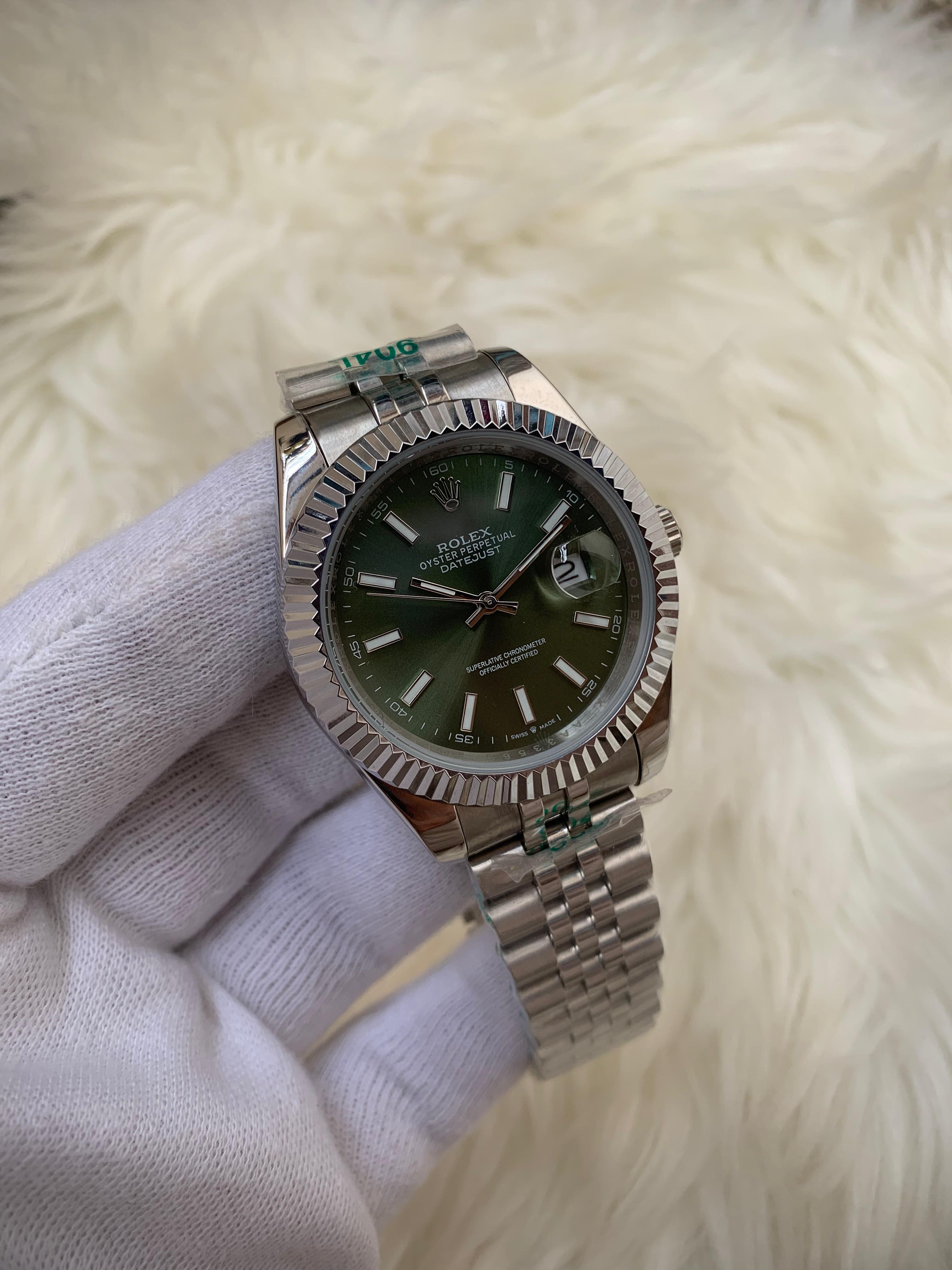 Rlx Date just Silver With Olive Green