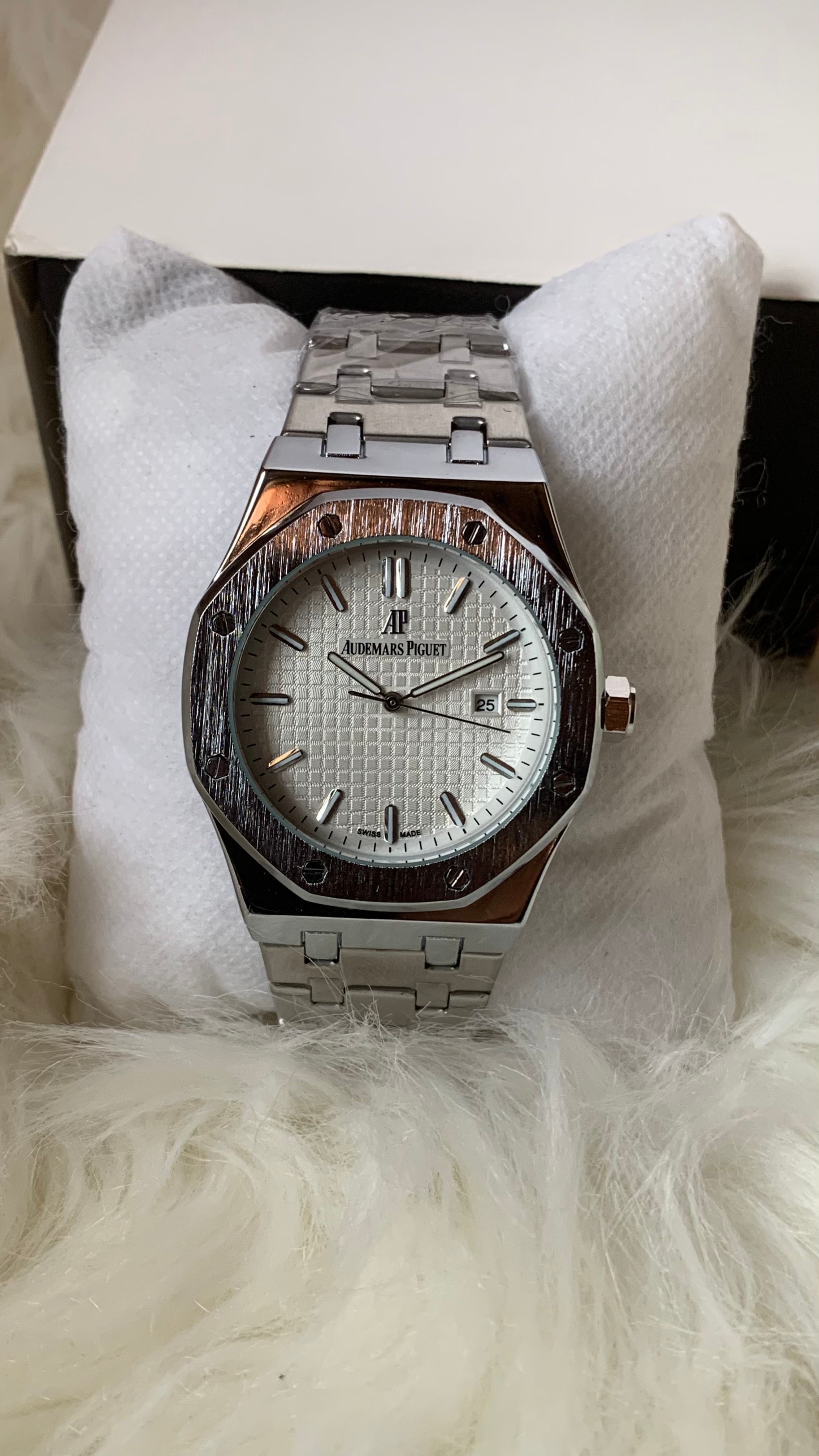 Audimrs piguet Silver |White |Quartz